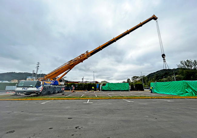 Foto Comienza la llegada de maquinaria para la fabricación de paneles en la nueva planta de Exiom e Iberdrola.